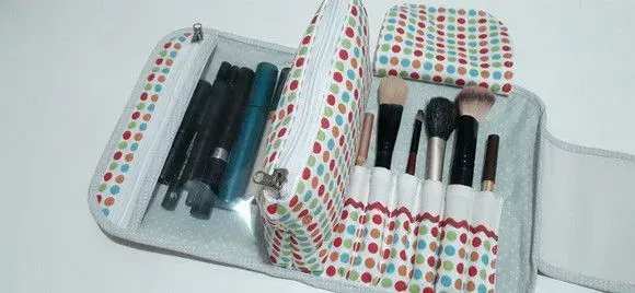 Necessaire porta maquiagem - artesanato de Innovare Studio