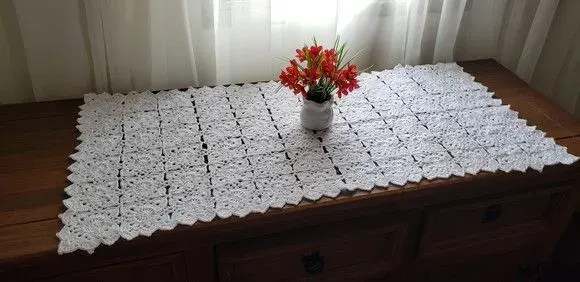 Caminho de Mesa em Crochê Branco - artesanato de Mari Crochê feito com carinho!