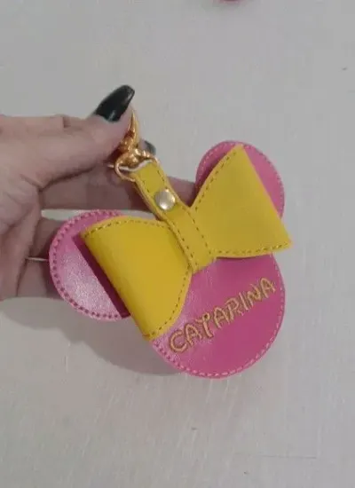 Chaveiro bordado MINNIE - com nome - artesanato de Innovare Studio