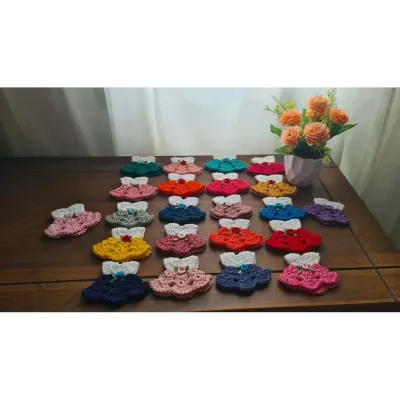 Imã Geladeira Crochê Mini Vestidinhos Coloridos - artesanato de Mari Crochê feito com carinho!