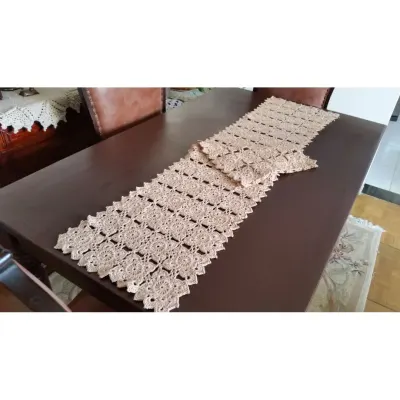 Caminho de Mesa em Crochê Bege (1,70 cm x 30 Cm) - artesanato de Mari Crochê feito com carinho!