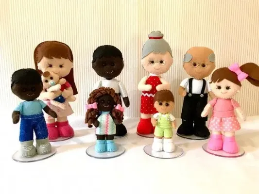 Família Terapêutica Pedagógica em Pé - artesanato de edeatelier