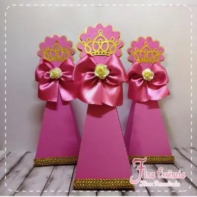 Caixa cone Luxo Realeza / coroa - artesanato de Fina Essência Papelaria Personalizada