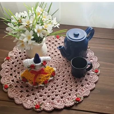 Mini Capa para Adoçante 75 ml Vestidinho - artesanato de Mari Crochê feito com carinho!