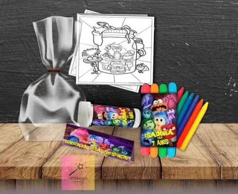Kit Massinha + Giz + Bolha Divertidamente Personalizado - artesanato de Artmanha Lembrancinhas