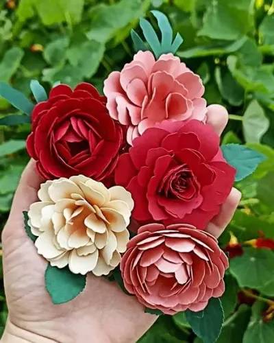 Topper de Bolo Flores de Papel Realistas - artesanato de PAPCRIE