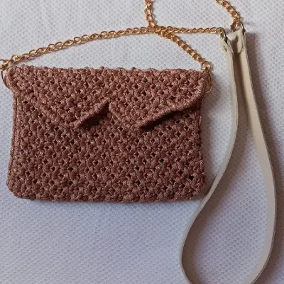 Bolsa rosé - artesanato de Entre nós Macramé