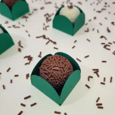 Forminha de Doce Cor Verde Brasil 50 Unidades