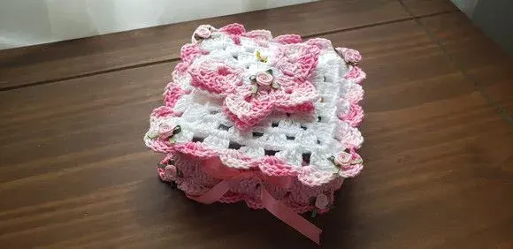 Porta Guardanapos em Crochê Borboleta (rosa Mesclado) - artesanato de Mari Crochê feito com carinho!