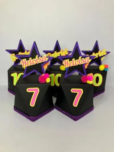 Caixa Prisma com Estrela Neon - artesanato de Fina Essência Papelaria Personalizada