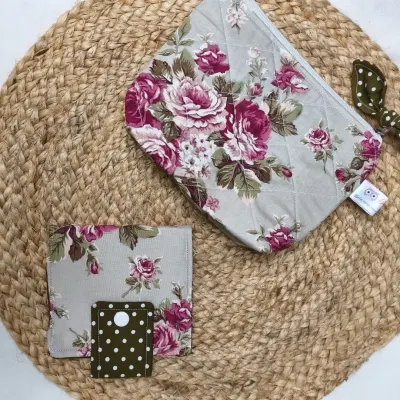 Kit Organizador de Bolsa Artesanal Necessaire + Porta Absorvente - artesanato de Gabi Jodas Ateliê