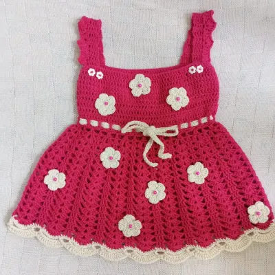 vestido para bebê - artesanato de Kamia crochê