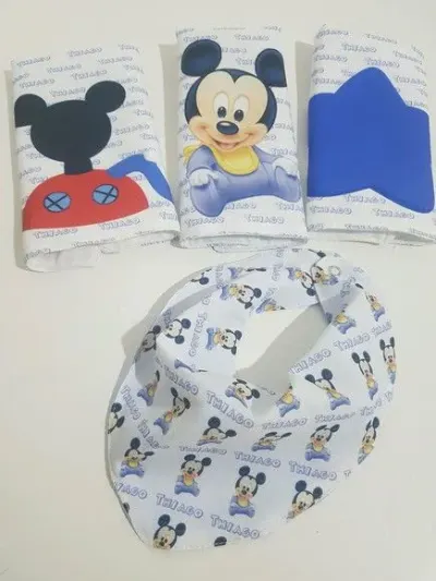 Kit babador e paninhos para bebê - artesanato de Innovare Studio