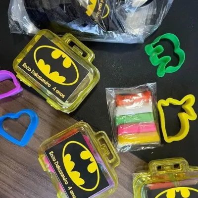 Maletinha Batman Modelar Personalizada - artesanato de Mi Papelaria Criativa