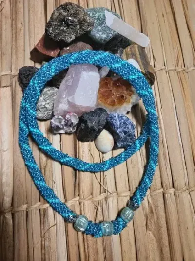 Chicote de Iemanja - artesanato de BellaOya Guias e Brajas