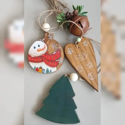 Pendente Boneco de Neve - Mini Vila - artesanato de Flor Seca Casa e Ambiente