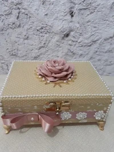 Caixa forrada com toalha decorada - artesanato de Ateliê cantinho do bebê