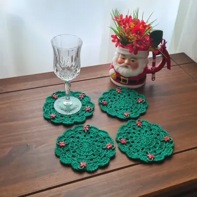 Descanso de Copos ou Taças em Crochê Natal Verde - artesanato de Mari Crochê feito com carinho!