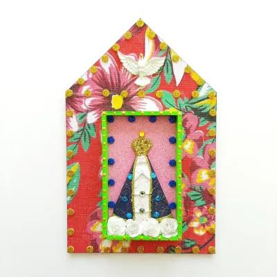 Capelinha de Madeira N. S. Aparecida - artesanato de Estudio Bananeira