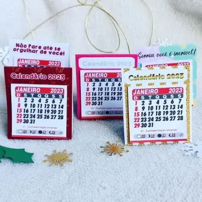 Mini Calendário de Mesa 2025 - artesanato de PAPCRIE