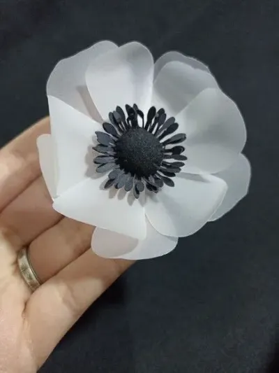Flor Anêmona Branca Transparencia em Papel Realista - artesanato de PAPCRIE