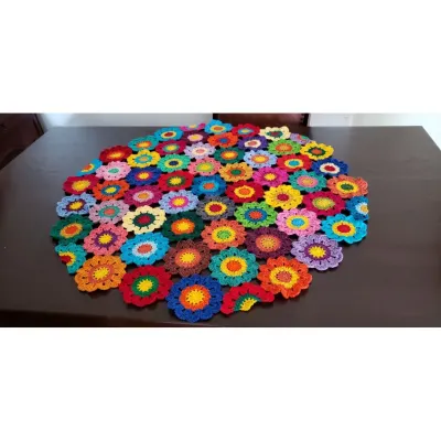 Toalha Flores Japonesa em Crochê Redonda (80 cm ) - artesanato de Mari Crochê feito com carinho!