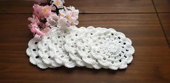 Descanso de Copos em Crochê Branco (06 Unidades) - artesanato de Mari Crochê feito com carinho!