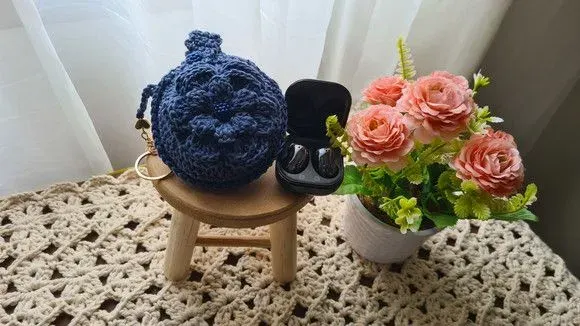 Case em Crochê para Fone de Ouvidos Azul Náutico - artesanato de Mari Crochê feito com carinho!