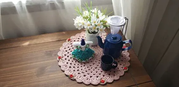 Mini Capa para Adoçante 75 ml Vestidinho Verde Piscina - artesanato de Mari Crochê feito com carinho!