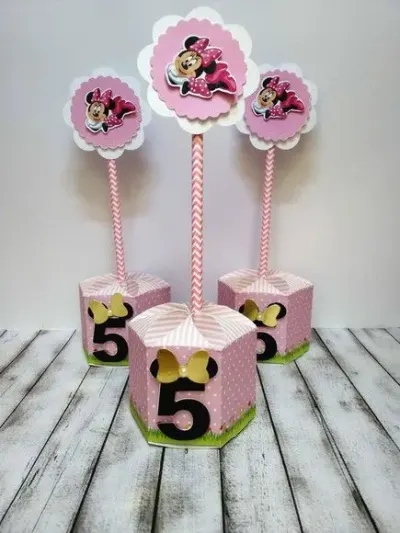 Centro de mesa Minnie rosa - artesanato de Fina Essência Papelaria Personalizada