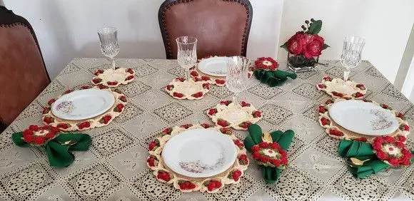 Sousplat em Crochê Sobremesa Motivo Framboesa -18 Peças - artesanato de Mari Crochê feito com carinho!