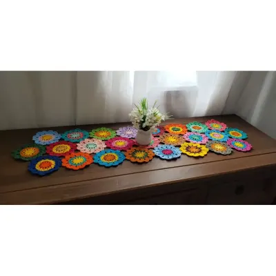 Trilho de Mesa em Crochê - Flores Japonesas (1 Metro) - artesanato de Mari Crochê feito com carinho!