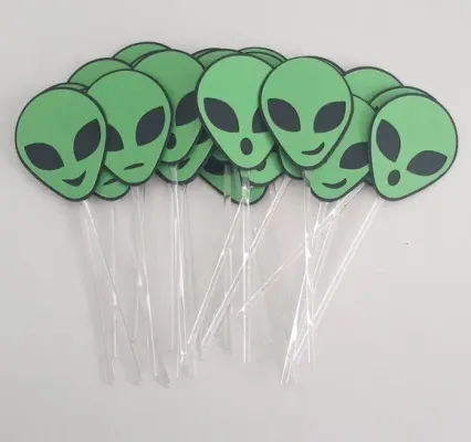 Topper Alienígena - artesanato de Amulleto Ateliê