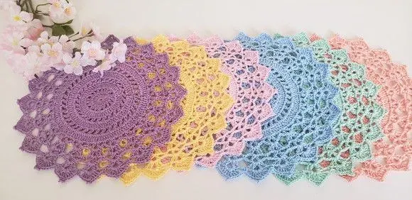Jogo de 06 Toalhinhas em Crochê - Candy Colors (25 Cm) - artesanato de Mari Crochê feito com carinho!