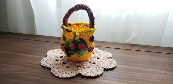 Capa de Crochê para Frutas - Amarelo - artesanato de Mari Crochê feito com carinho!