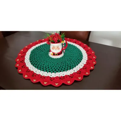 Toalha de Mesa Redonda em Crochê Natal (65 Cm) - artesanato de Mari Crochê feito com carinho!