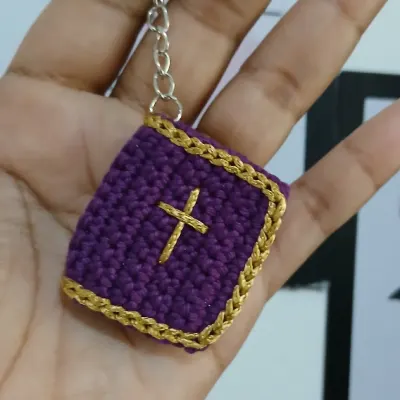 Chaveiro Bíblia em Crochê | Lembrancinha Religiosa | Presente Cristão - artesanato de Ternurinha Crochê