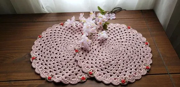 Sousplat para 02 Pessoas em Crochê - Rosa Cristal - artesanato de Mari Crochê feito com carinho!