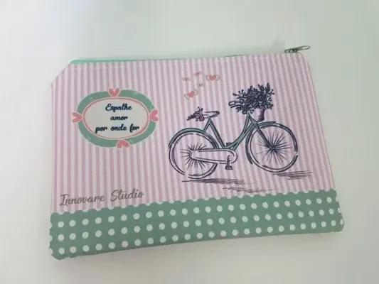 Necessaire personalizada - artesanato de Innovare Studio