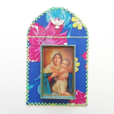 Capelinha Mãe Rainha - artesanato de Estudio Bananeira