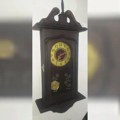 Relógio de parede artesanal musical em madeira Ave Maria - artesanato de RR Artesanatos