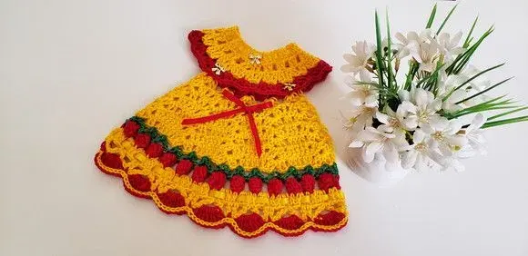 Puxador Forno Vestidinho Tulipas Amarelo / Vermelho - artesanato de Mari Crochê feito com carinho!