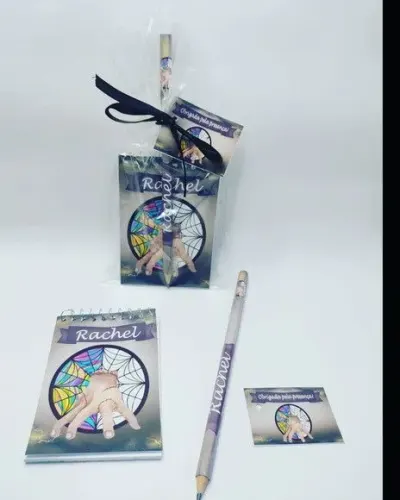 Bloquinho com Lápis Mãozinha da Wandinha Personalizado - artesanato de creativitybynina