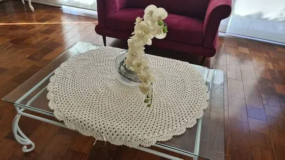 Toalha Redonda em Crochê 1 Metro Natural - artesanato de Mari Crochê feito com carinho!