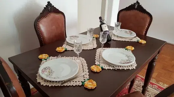 Jogo Americano Crochê Flores Mescladas Amarela 40 cm x 38 cm - artesanato de Mari Crochê feito com carinho!