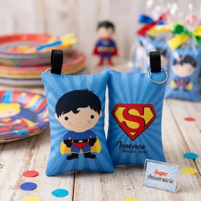 Chaveiro Almofadinha Super-Homem Personalizado | Lembrancinha Infantil - artesanato de Innovare Studio