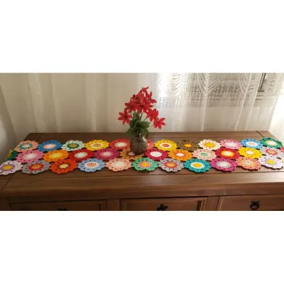 Trilho de Mesa em Crochê Flores Japonesa (1,60 cm x 30 Cm) - artesanato de Mari Crochê feito com carinho!