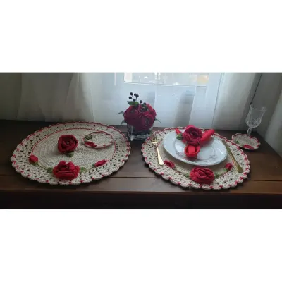 Sousplat em Crochê Botões de Rosa (02 Pessoas) - artesanato de Mari Crochê feito com carinho!