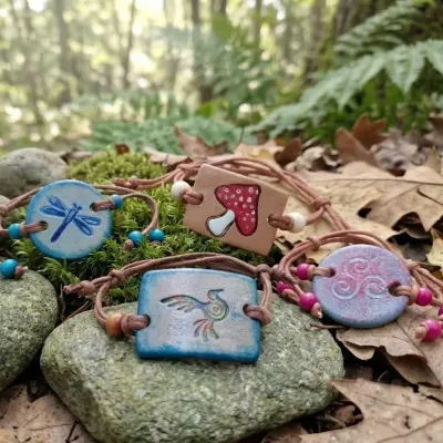 Pulseiras de Cerâmica Artesanal Orgânica - artesanato de Nuvem Dourada Biojoias de Cerâmica
