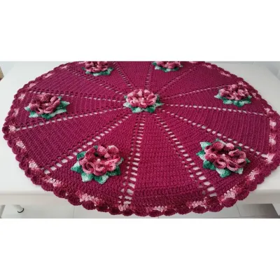 Toalha de Mesa com Aplicação Flores - Magenta 87 cm - artesanato de Mari Crochê feito com carinho!